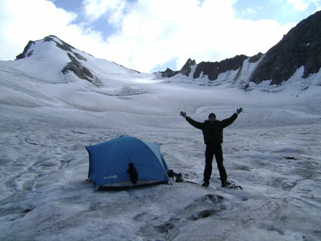 Ледник Мукал, вид на перевал Мукал
